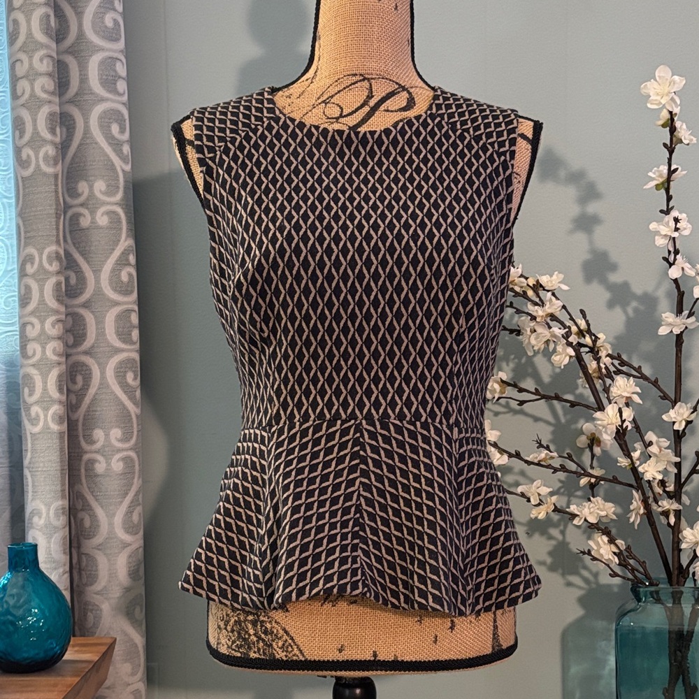 Vince Camuto Geometric Diamond Peplum Sleeveless Top
